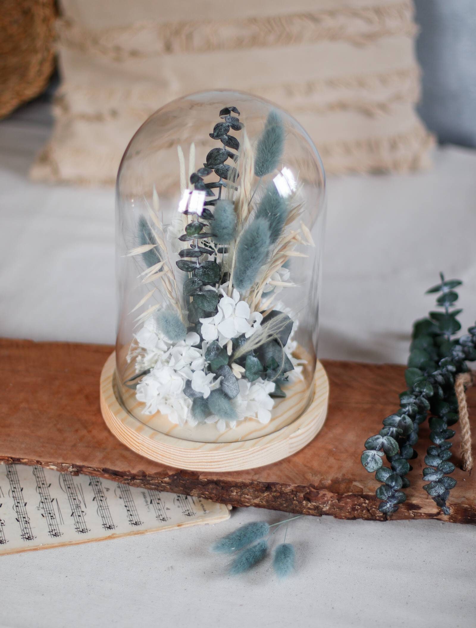 Cloche en Fleurs Sechées et Stabilisés Sinéo Idée