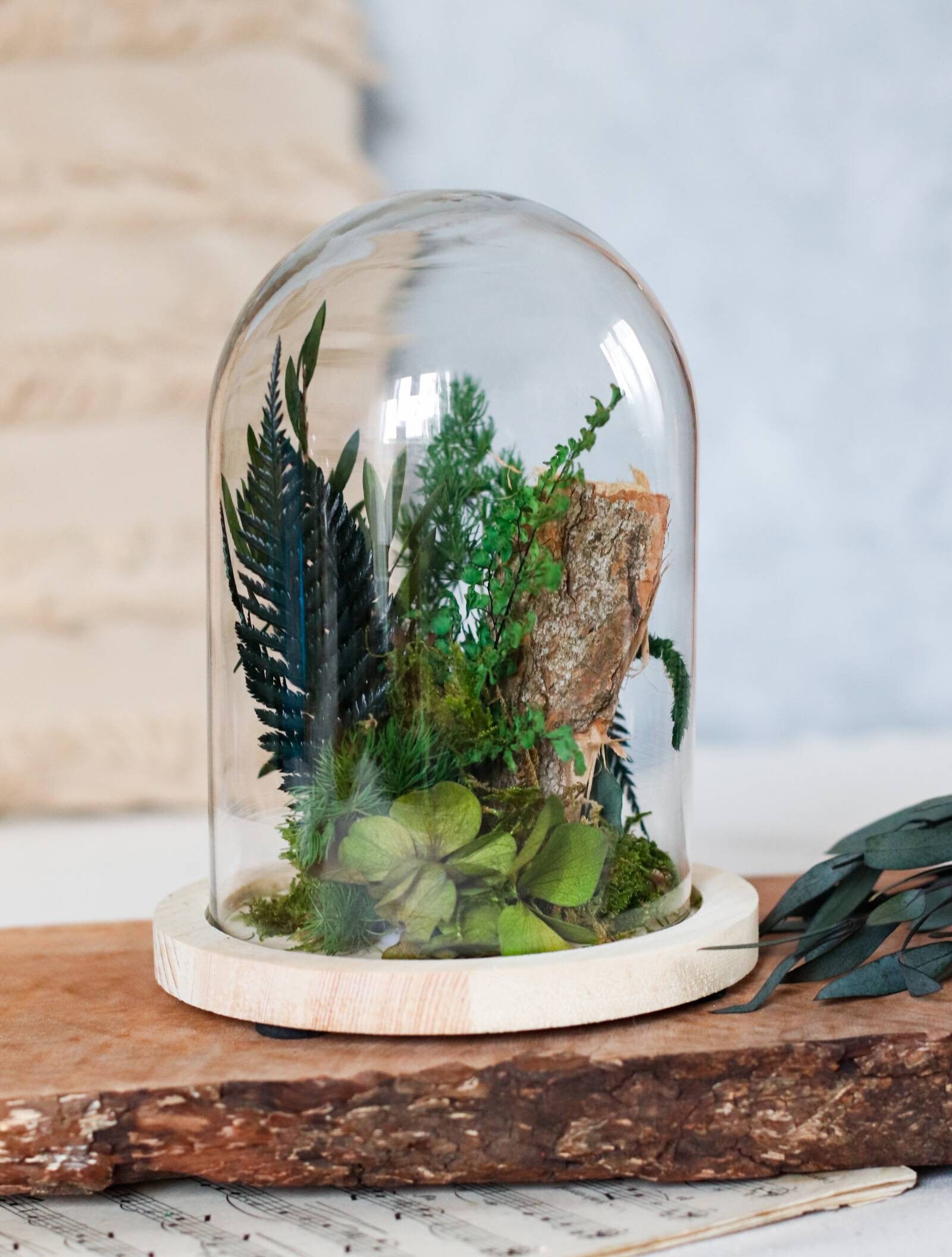 Cloche en Fleurs Stabilisées Sous Sous-Bois Idée