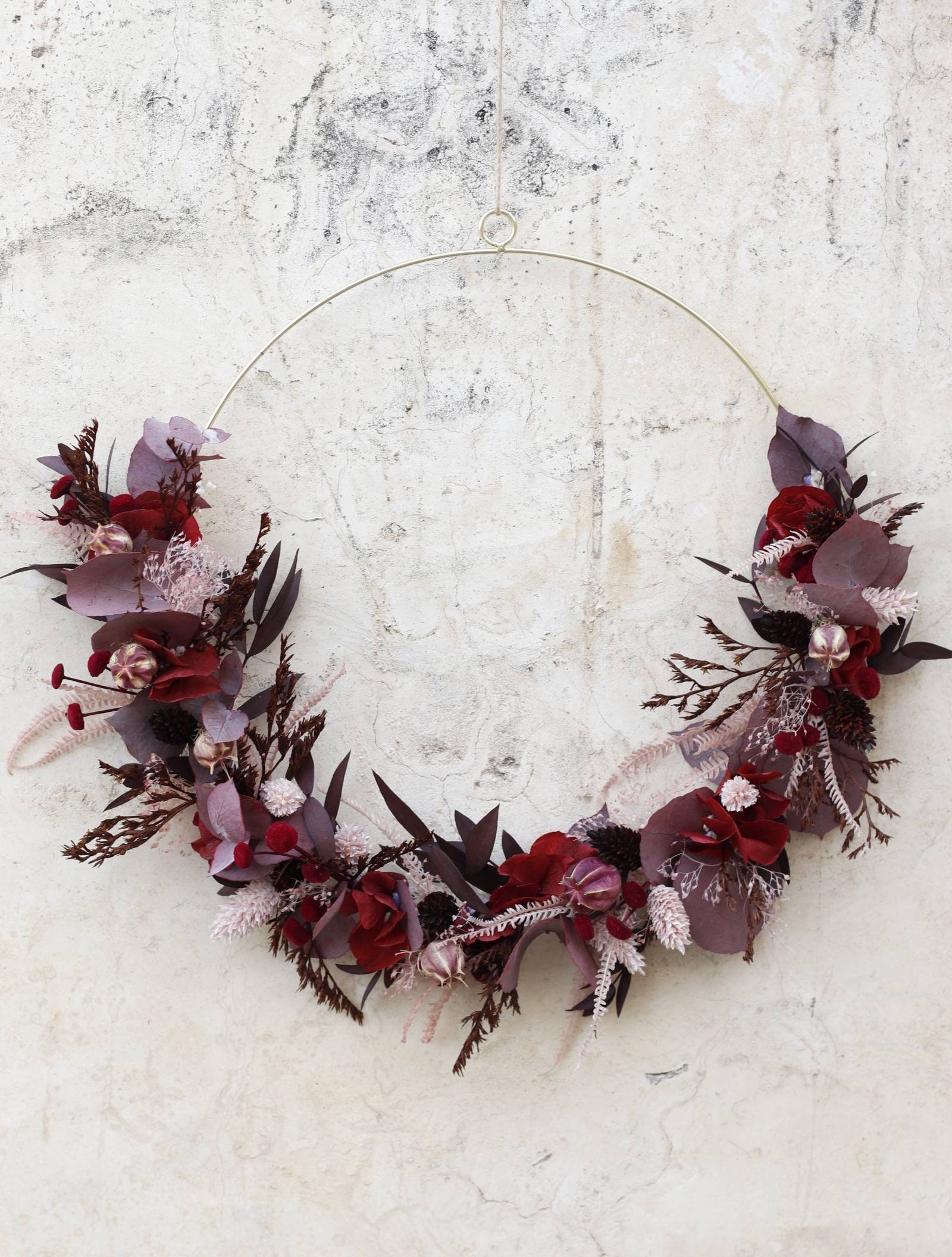 Couronne Murale Noël en Fleurs Sechées et Stabilisés Rouge Bordeau