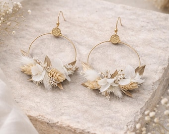 White and gold Athena earrings made with preserved and dried natural flowers - wedding jewelry