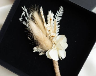 Boutonnière Lüka bohème nature en fleurs naturelles  séchées et stabilisées pour marié et témoins