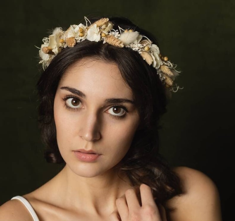 Couronne Constance en fleurs séchées créma bohème