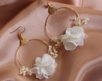 Boucles d'oreilles Yasmine blanche en fleurs d'hortensia stabilisée