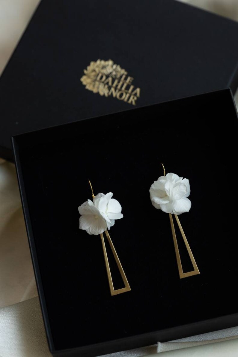 Crystal White triangle earrings in white preserved hydrangea flowers image 2