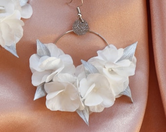 Boucles d'oreilles Eska sylver blanche et argentée en fleurs naturelles stabilisées et sèches pour mariée