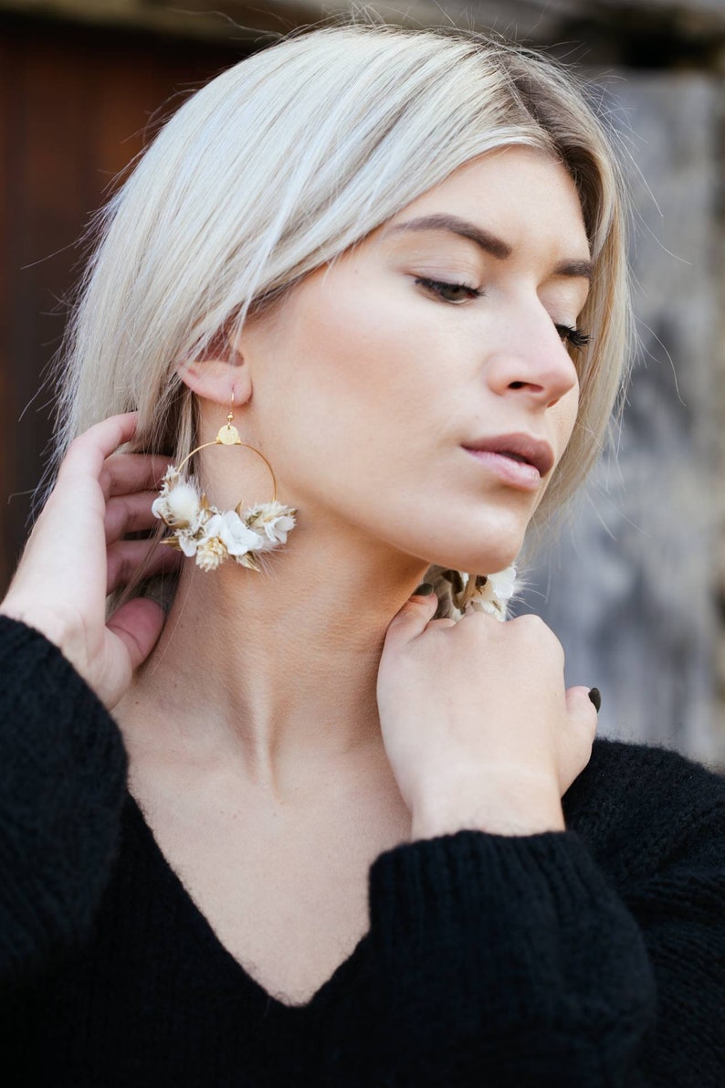 Boucles d'oreilles Athéna blanche et dorée en fleurs naturelle stabilisées et sèchées bijoux mariage image 4