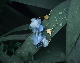 Boucles d'oreilles "Jina" dusty blue en fleurs naturelles stabilisées et séchées