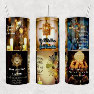 Könnte beinhalten: Drei Edelstahlbecher mit verschiedenen religiösen Bildern und Texten in Spanisch. Die Bilder zeigen einen goldenen Monstranz, ein Kreuz und eine Hand, die eine Hostie hält. Der Text enthält Sätze wie "Dios es amor y te ama" und "Mi Sagrario favorito es tu corazón".