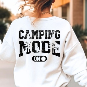 Modo Camping SVG, Archivos PNG, Camping SVG, Aventura SVG, Camiseta de Camping SVG, Vida de Campamento SVG, Letrero de Camping SVG, Al Aire Libre SVG, Campamento SVG