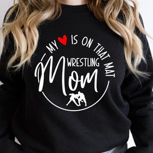 Wrestling Mom SVG, PNG-Dateien, Wrestling Mom Shirt svg, mein Herz ist auf dieser Matte, Sport Mom svg, Mutter der Jungen svg, Wrestling Team svg