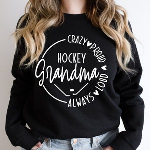 Louca orgulhosa sempre alto Hockey Grandma SVG, Hockey Grandma Shirt, Hockey Mom Svg, Sports Grandma Svg, Netos Svg, Dia das Mães Svg