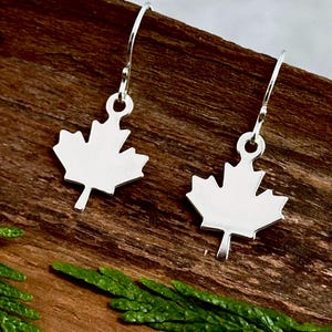 Handgemachte Ahornblatt Ohrringe, Massiv Sterling Silber, Kanada, Baumeln Ohrringe, Veritas Schmuck