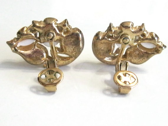Perfect for Easter - Vintage Trifari Clip on Back… - image 10