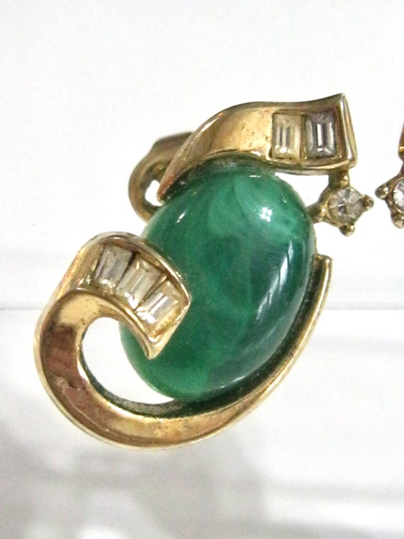 Vintage Trifari Caravan Line Ganges Green Clip Ba… - image 2