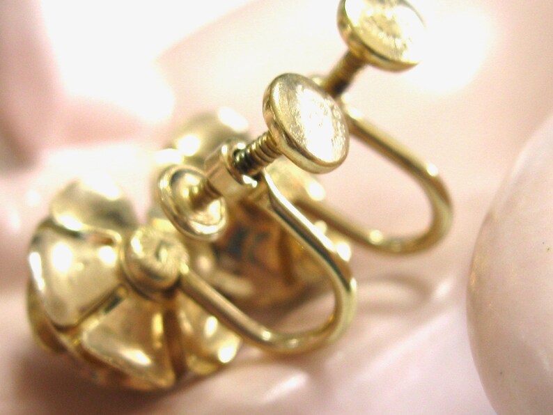 120 14k Gold Layered and Full of Details Vintage 1950/'s Big Flower Blossom Floral Gold Filled Screw on Earrings White Pearl Centers