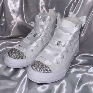 Converse de encaje con diamantes de imitación
