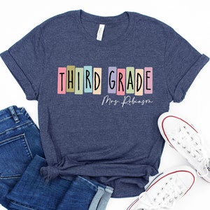 Camiseta de maestro de tercer grado, camiseta de maestro de tercer grado, maestro de tercer grado, camiseta de maestro de tercer grado, camiseta de regreso a la escuela, tercer grado personalizado