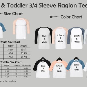以下が含まれることがあります： 子供用と幼児用の3/4袖ラグランTシャツのサイズ表です。表には、胸囲と着丈の寸法がインチで表示されています。カラーチャートには、黒と白、桃と白、デニムと白、白と黒の4つの異なる色の組み合わせが表示されています。