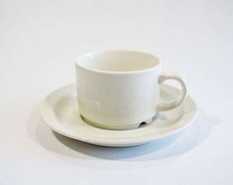 Arabia Finland white "Kesti" coffee cup and saucer / Göran Bäck | Vintage Arabia Finnish Design Finnish Ceramics 70s 1970s