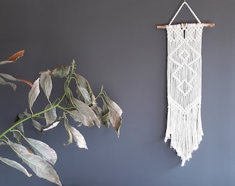 Macrame wall hanging/ Macrame wall decor/ Woven wall hanging/ Wall knot/ Tapestry/ Wall hanging/ Boho wall hanging