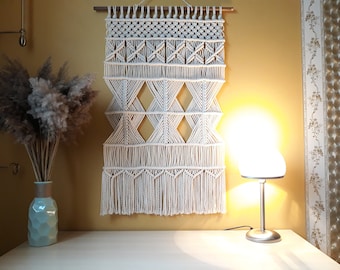 Macrame Wall Hanging/Wall Tapestry/ Woven Wall Hanging/ Wall Art/ Boho Wall Decor/Wall Tapestry/ Wedding Backdrop