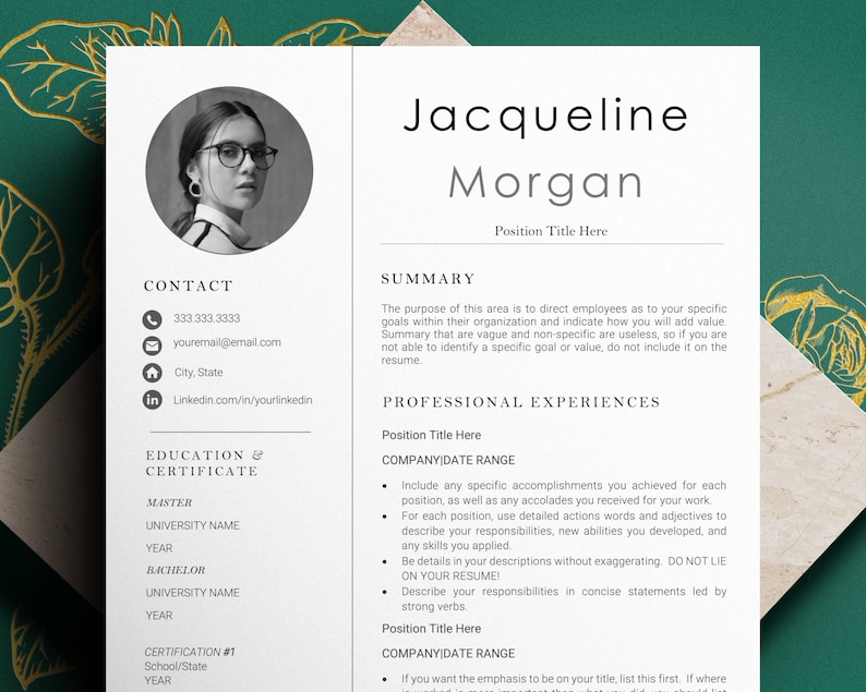 Puede incluir: Una plantilla de curr&iacute;culum con una foto de una mujer que lleva gafas. El curr&iacute;culum incluye secciones para informaci&oacute;n de contacto, educaci&oacute;n y certificados, resumen y experiencias profesionales. La plantilla est&aacute; dise&ntilde;ada para ayudar a los buscadores de empleo a crear un curr&iacute;culum profesional y eficaz.