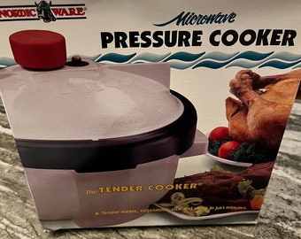 Vintage Nordic Ware Tender Cooker Microwave Pressure Cooker Open Box Never Used Excellent Condition