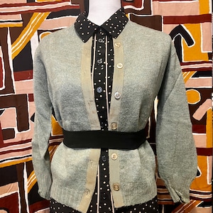 Vintage Wool Sweater Cardigan Women size L / Cozy cardigan for cold weather fashion / 1960s button front long sleeve cardigan