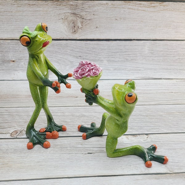 Frog Couple, Frog Couple Figurine, Gift for Him, Gift for Her, Couples Gifts, Marriage Proposal Figurine, Frog Figurine