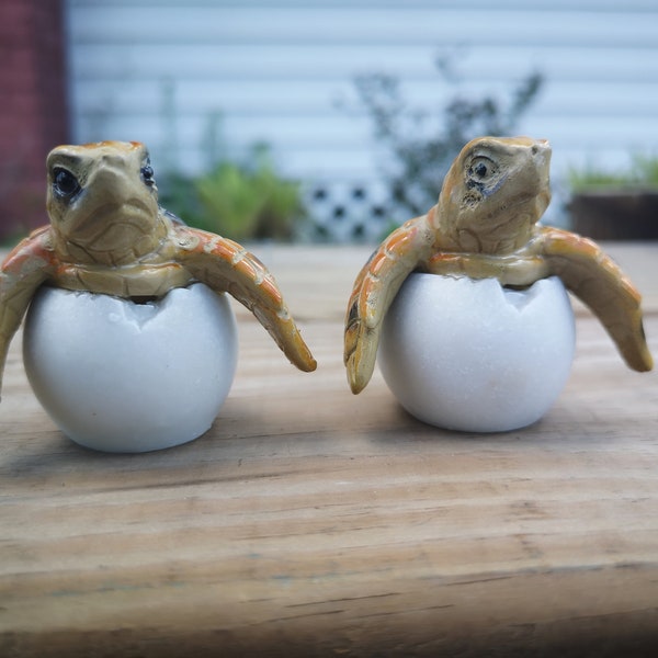 Sea Turtle Eggs SET OF TWO, Sea Turtle Figurine, Turtle Lover Gift, Turtle Sculpture, Baby Turtle, Ocean Lover Gift, Turtle Eggs