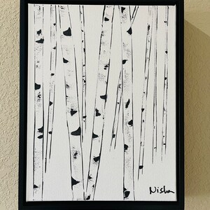 Pintura de árbol de Aspen enmarcada en blanco y negro - Pintura pequeña de árbol de abedul Árbol de Aspen original pintado por Nisha Ghela
