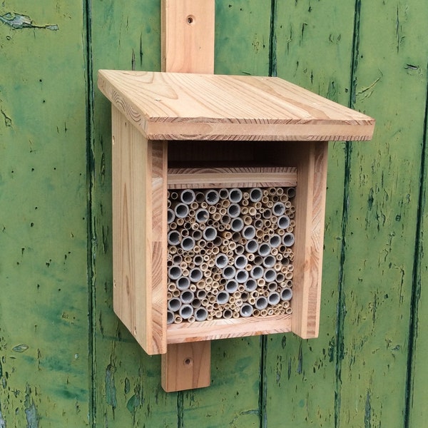 Wildbienenhotel aus Holz / Insektenhotel / Bienenhaus / Insektenschutz