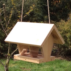 Wooden bird feeder/bird house/feeder station image 3