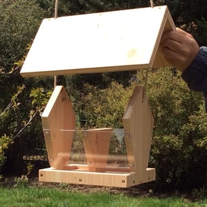 Futterhaus für Vögel / Vogelhaus / Futterstation aus Holz Aufhängung mit Seil