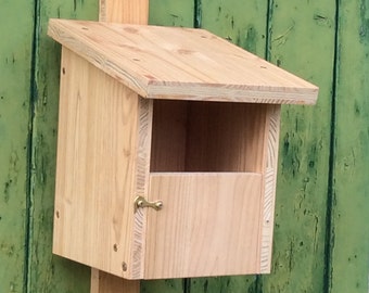 Nido / semicueva / casita para pájaros / ayuda para anidar de madera