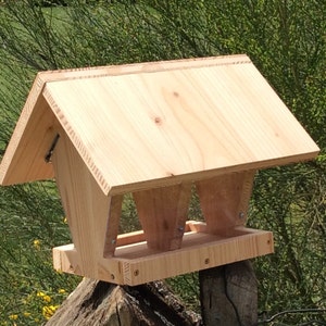 Wooden bird feeder/bird house/feeder station image 1