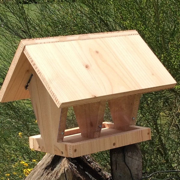 Futterhaus für Vögel / Vogelhaus / Futterstation aus Holz