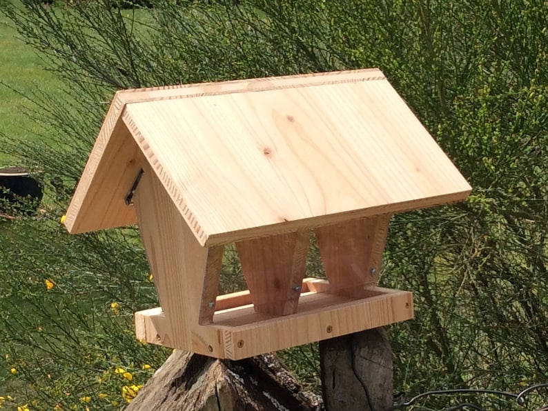 Wooden bird feeder/bird house/feeder station image 1