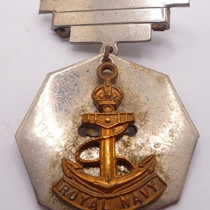 Royal navy sweetheart badge / brooch