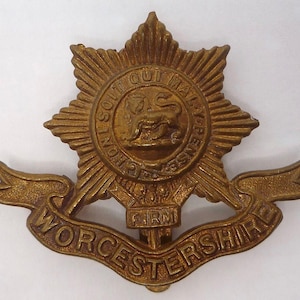 Worcestershire regiment genuine cap badge