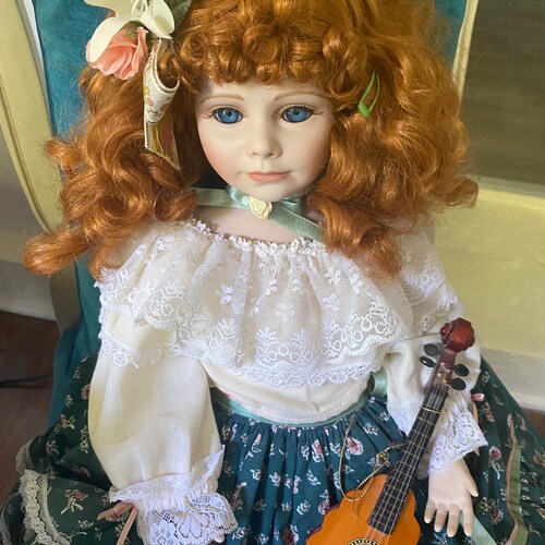 Thelma Reach 23” Porcelain Amanda Doll W/Mandolin shops W/certificate