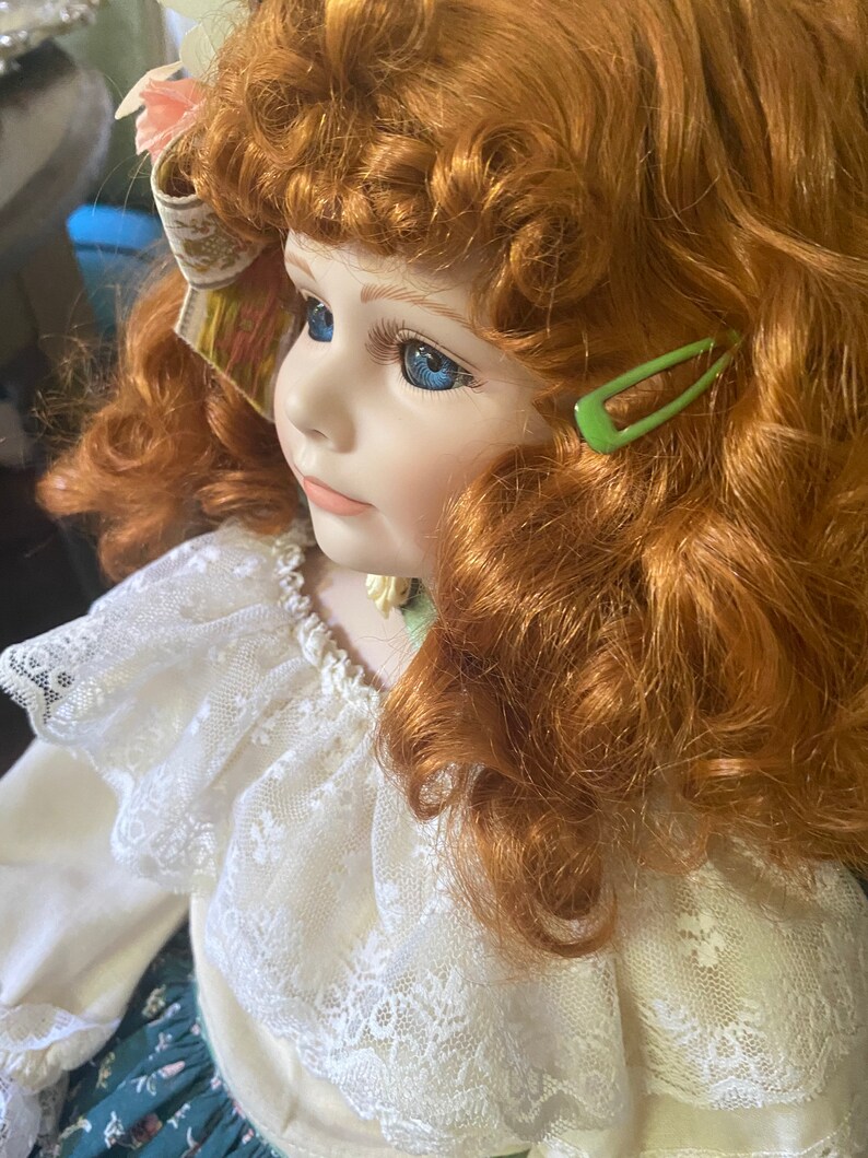 Thelma Reach 23” Porcelain Amanda Doll W/Mandolin shops W/certificate