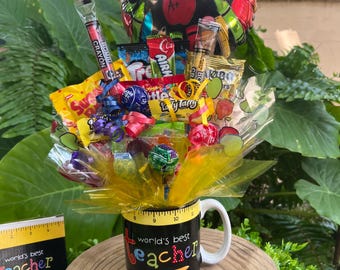 Taza de agradecimiento con ramo de dulces para ese profesor increíble con globo de 9 pulgadas.