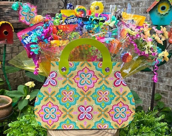 Bolso geométrico con diseño de ramo de caramelos. Envía el regalo perfecto para el Día de la Madre, felicitaciones, cumpleaños o simplemente porque sí.