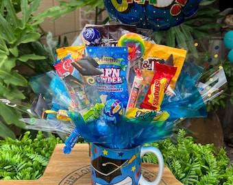 Candy Bouquet Graduation Mug with 9" Balloon