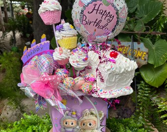 Accesorios para fotos con forma de pastel falso. Bolsa de regalo con forma de pastel de monstruo para cumpleaños o como centro de mesa.