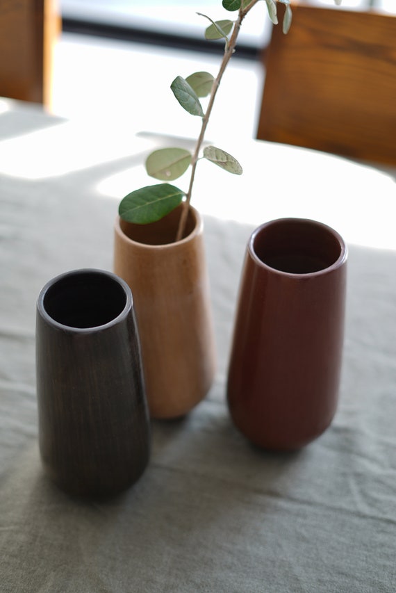 黒粘土の花瓶 - 手作りの粘土陶器 - 蜜蝋仕上げの天然黒粘土 - Etsy 日本