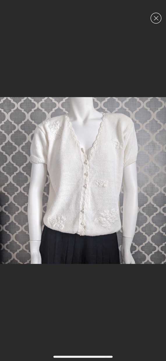 Vintage hand embroidered white knit short sleeve c