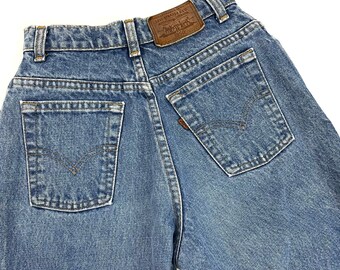 vintage levi mom jean