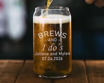 Vaso de cerveza personalizado de 16 oz de Brews and I Do's